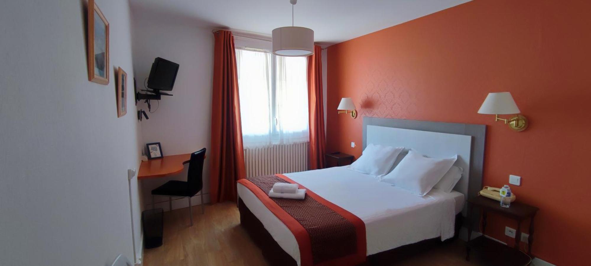 Logis Grand Hotel Pelisson Nontron Eksteriør billede