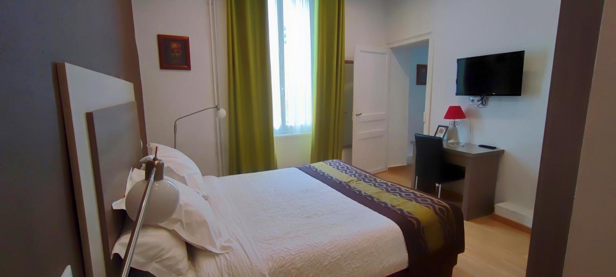 Logis Grand Hotel Pelisson Nontron Eksteriør billede
